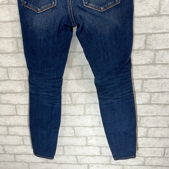 American eagle distressed hi-rise jegging a size 4 short - Picture 7 of 11